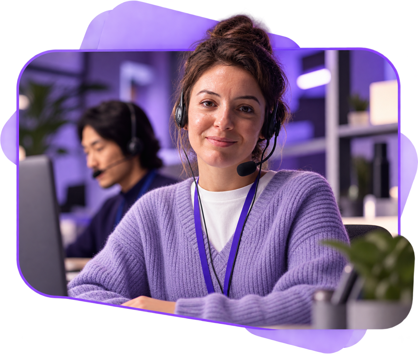 Atendente com headset usando o Dialog
